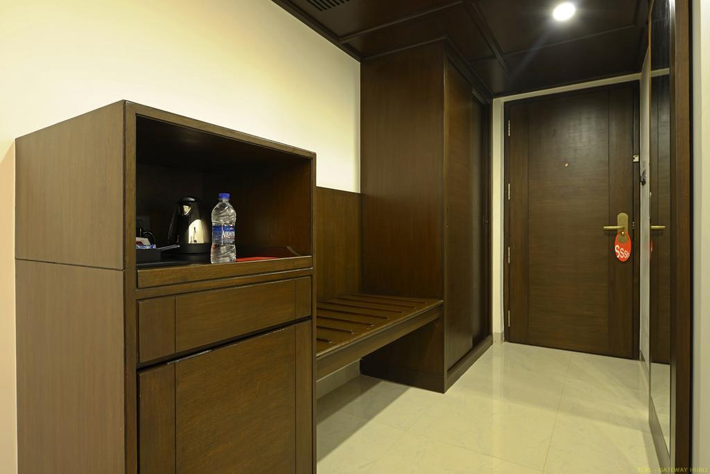 โรงแรมนาวีน เลคไซด์ ฮูบลิ ภายนอก รูปภาพ